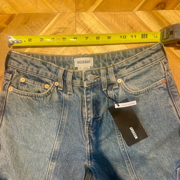 ASOS Weekday Mason Low Rise Loose Cargo - Picture 9 of 14